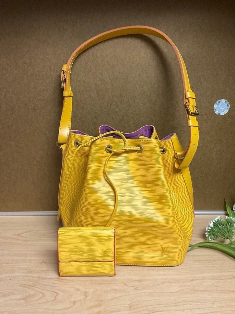 ✅ LV BUNDLE Yellow Leather Drawstring Bucket Bag+WALLET
YELLOW PURPLE SET